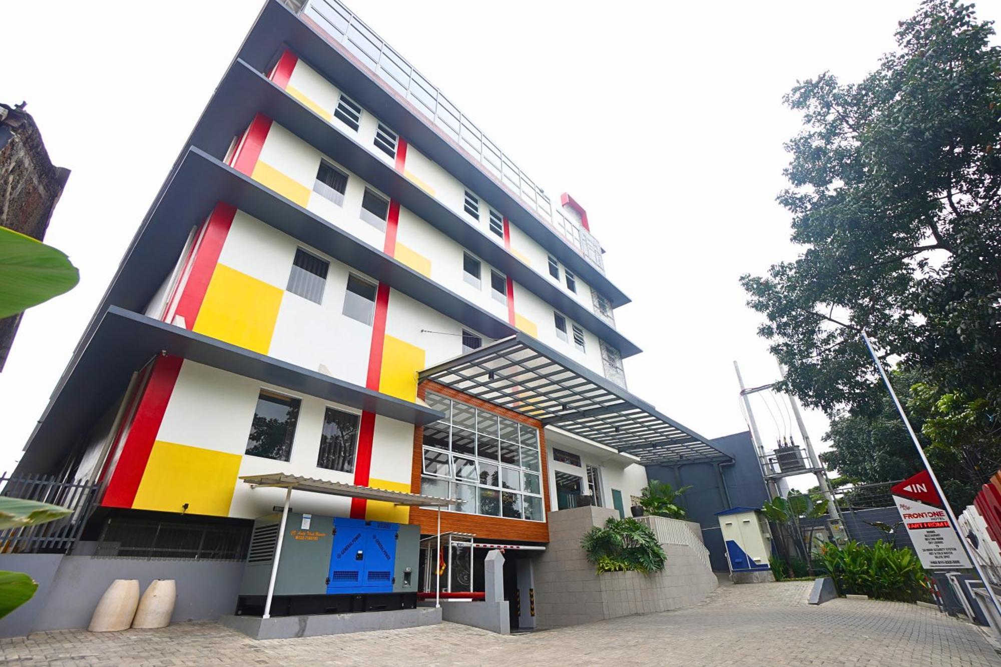 Front One Hotel Pasir Koja Bandung Exterior photo