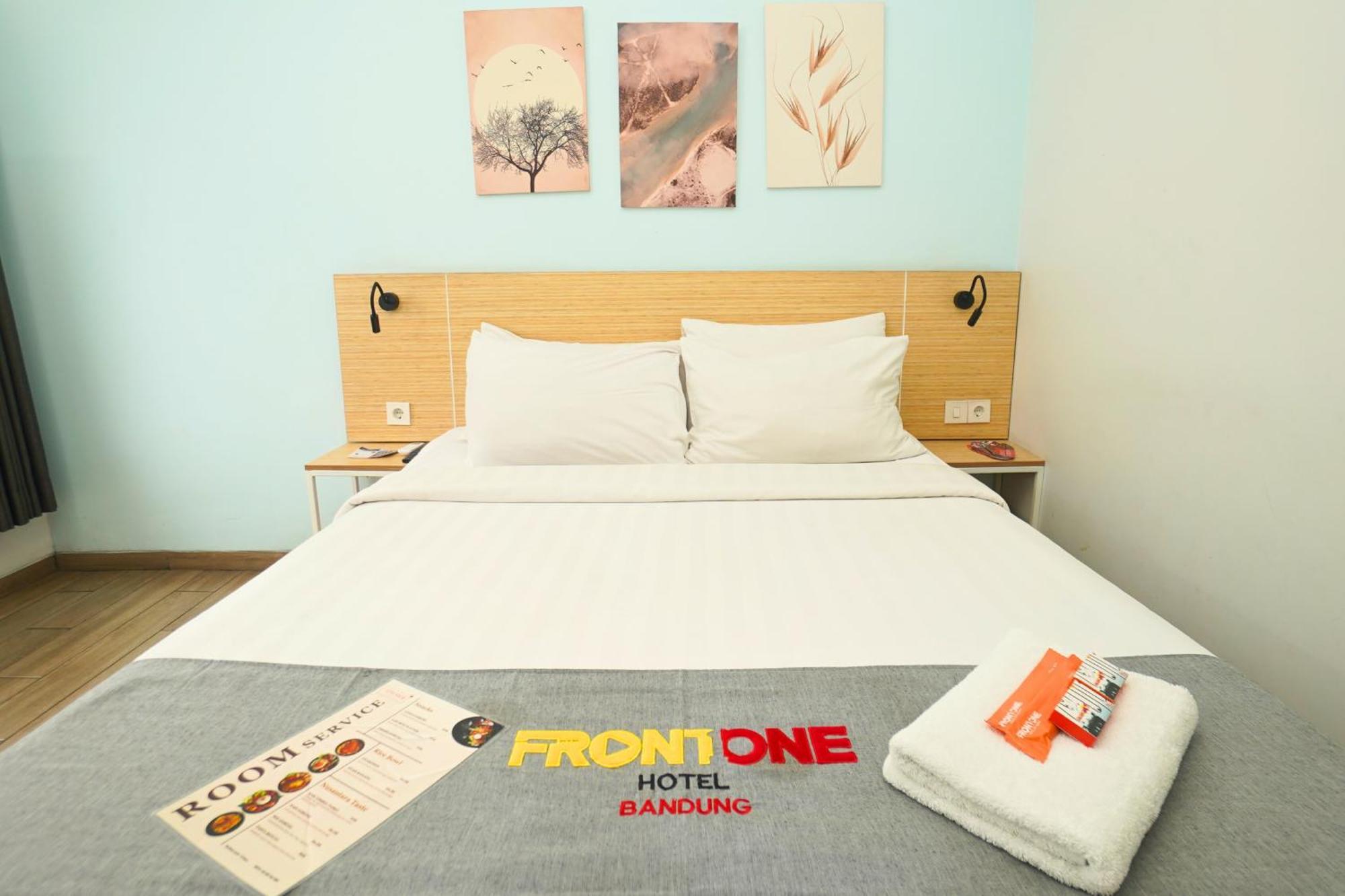 Front One Hotel Pasir Koja Bandung Exterior photo